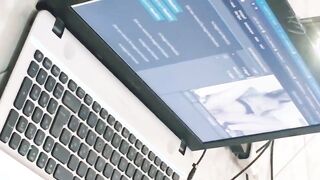 Vieni qui e scopami come una troia