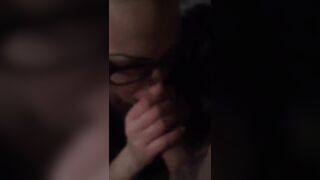 Pompino troia italiana con bella venuta in bocca e sulle pere