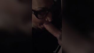 Pompino troia italiana con bella venuta in bocca e sulle pere