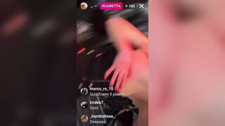 A 100 persone tiro fuori le tette - Condividete sta cazzo di diretta