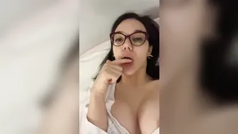 La volete la lingua? E dove la volete sul cazzo?