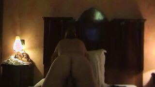 NON C'E' CAMPO...Moglie scopa con l'amante al cellulare col cornuto