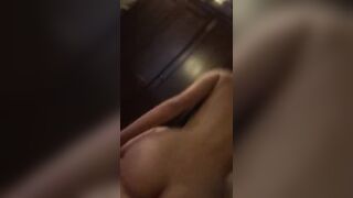 Gode saltellando sul cazzo del moroso