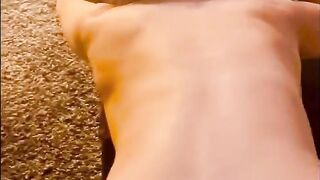 Moglie italiana scopata a pecorina e punita con la frusta