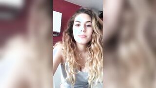 Biondina italiana in live Periscope