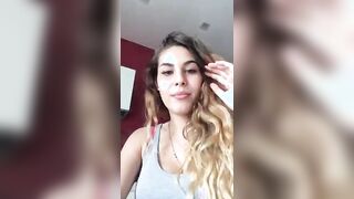 Biondina italiana in live Periscope