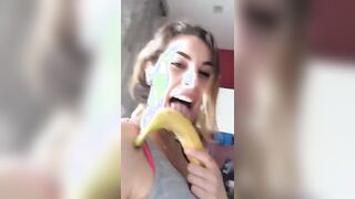 Biondina italiana in live Periscope