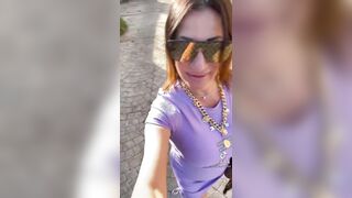 Sei talmente troia che quando piangi e ti cadono le lacrimi ti lecchi pure quelle