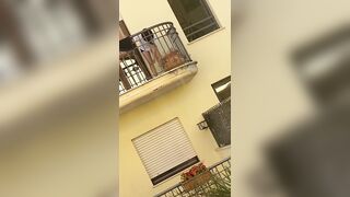 Spia la vicina di casa bonazza