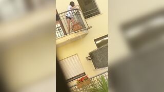 Spia la vicina di casa bonazza