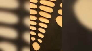 Offro moglie a studente che le scopa il culo stretto