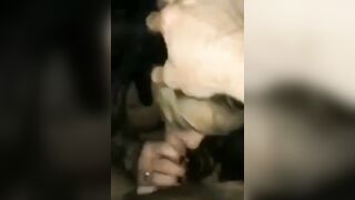 Le piace essere presa a schiaffi quanto succhia il cazzo