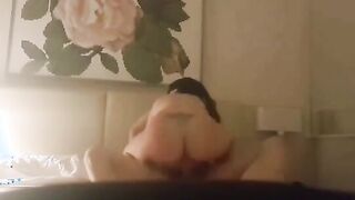 SEI UNA PUTTANA GUARDA COME SALTI SUL CAZZO TROIA