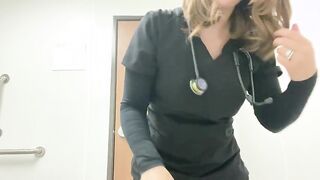 Infermiera segli spogliarello hot