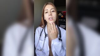 La infermiera tettona che attizza