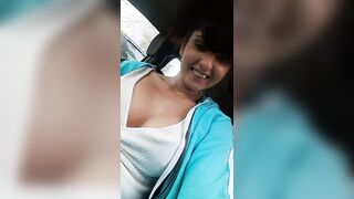 Martina mostra le tette in pubblico GIOVANE ESIBIZIONISTA ITALIANA