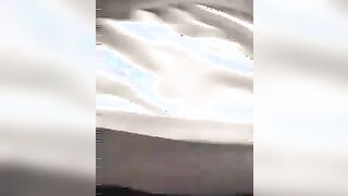 Selene sborrata sulle tette in ufficio da due colleghi