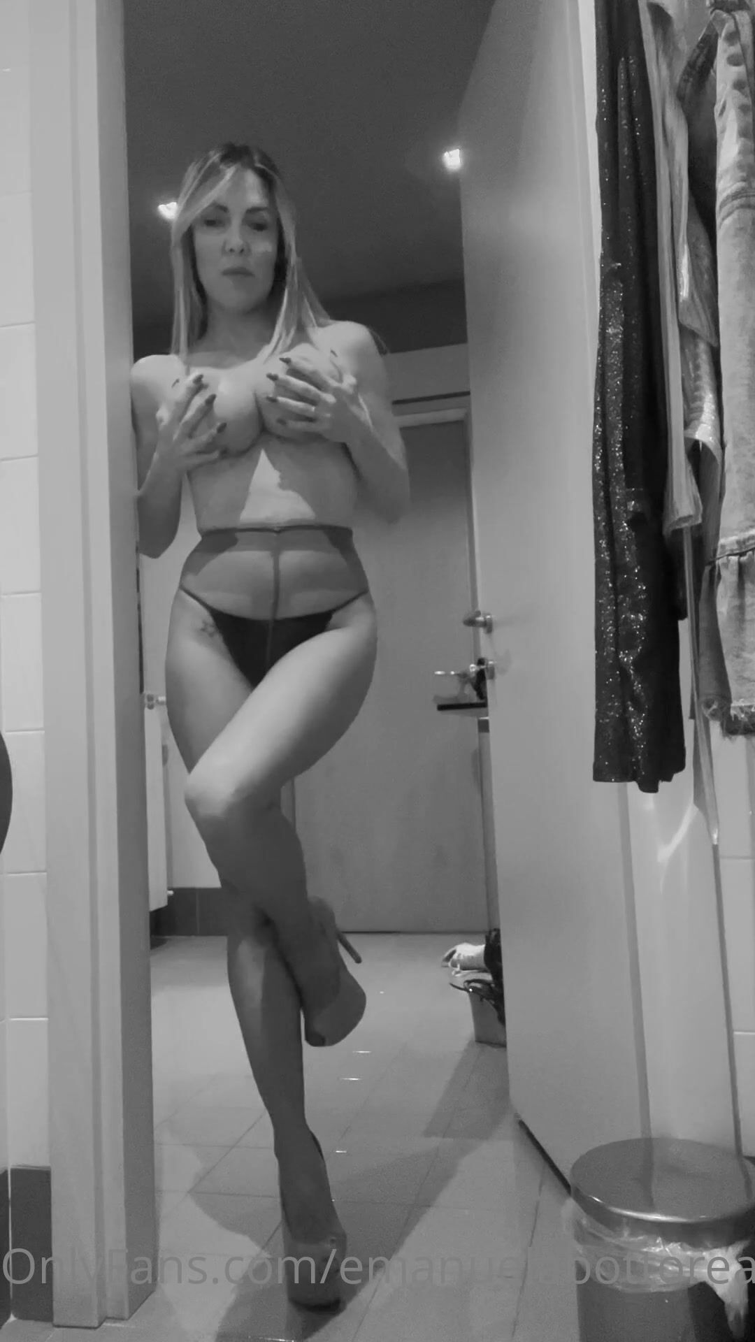 Emanuela Botto Nuovo Video Of TETTE