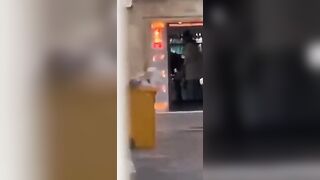 Coppia di Lecce fa sesso al distributore automatico - BECCATI A SCOPARE A LECCE