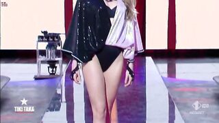 Claudia Motta e Brenda Gonzalez sfilata sexy a Tiki Taka