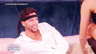 Spogliarello Maria Laura De Vitis la Pupa e Il secchione