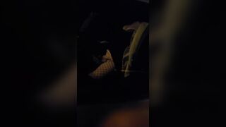 Ragazzo fa un ditalino a mia moglie in macchina CAR SEX ITALIANO REALE