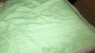 Gang bang SICILIANA amatoriale MOGLIE trio con due bull