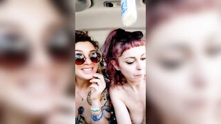 Ragazzi prima o poi a fare le troie in pubblico CI ARRESTANO