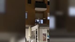 Beccati a chiavare dai passanti - Esibizionisti italiani outdoor