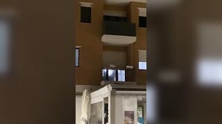 Beccati a chiavare dai passanti - Esibizionisti italiani outdoor