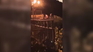 TAORMINA DUE GIOVANI FANNO SESSO IN PIAZZA IX APRILE