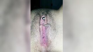 Moglie porca Ditalino e Dildo in fica