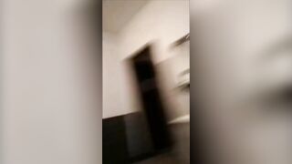 Sdrumox mi iprende nudo col cazzo di fuori