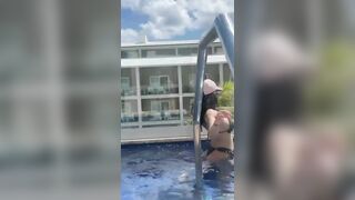 Priscilla Salerno gran corpo in bikini