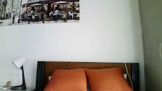 Napoletana incinta con tettone si masturba C4