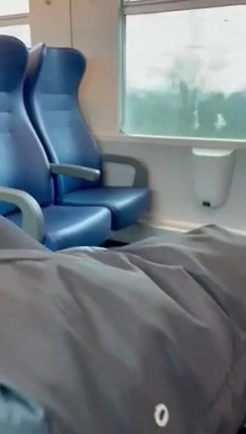 Sega e pompino rischioso in treno fidanzata italiana troia