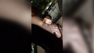 Scopami sul balcone che sono eccitatissima