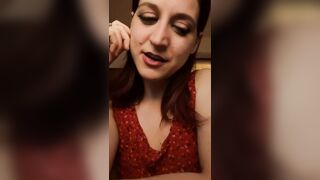 La verginità l'avrà solo mio marito...Ti è venuto duro il cazzo?