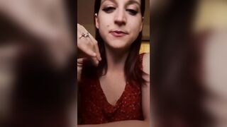 La verginità l'avrà solo mio marito...Ti è venuto duro il cazzo?