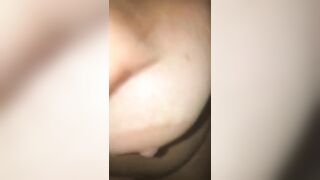 La mia troia presa a schiaffi sulle tettone