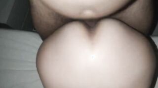 Sa che appena sveglio mi deve svuotare le palle