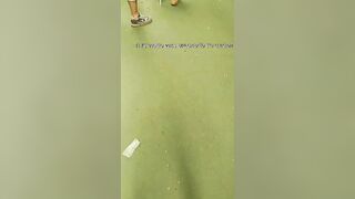 Milf italiana sega operaio italiano e operaio africano che le sborrano sulle tette