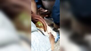 Cornuto riprende sua moglie ilaria che sbocchina cazzo al parco di Lambrate