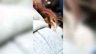 Cornuto riprende sua moglie ilaria che sbocchina cazzo al parco di Lambrate