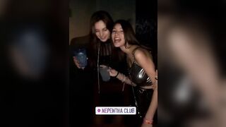 Vittoria 18enne tettona con amica