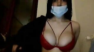 Italiana 18 anni con bellissime tette C4