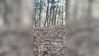 Scoparla all'aperto e sborrarle in bocca è stato troppo eccitante