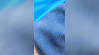 Scoparla all'aperto e sborrarle in bocca è stato troppo eccitante