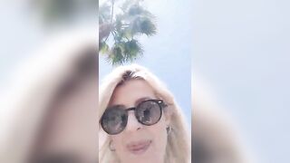 MILF ITALIANA esibizionismo in pubblico show C4