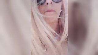 MILF ITALIANA esibizionismo in pubblico show C4